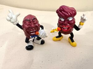 Vintage California Raisins PVC Figure Lot of 2 Singer & Female Character 1987